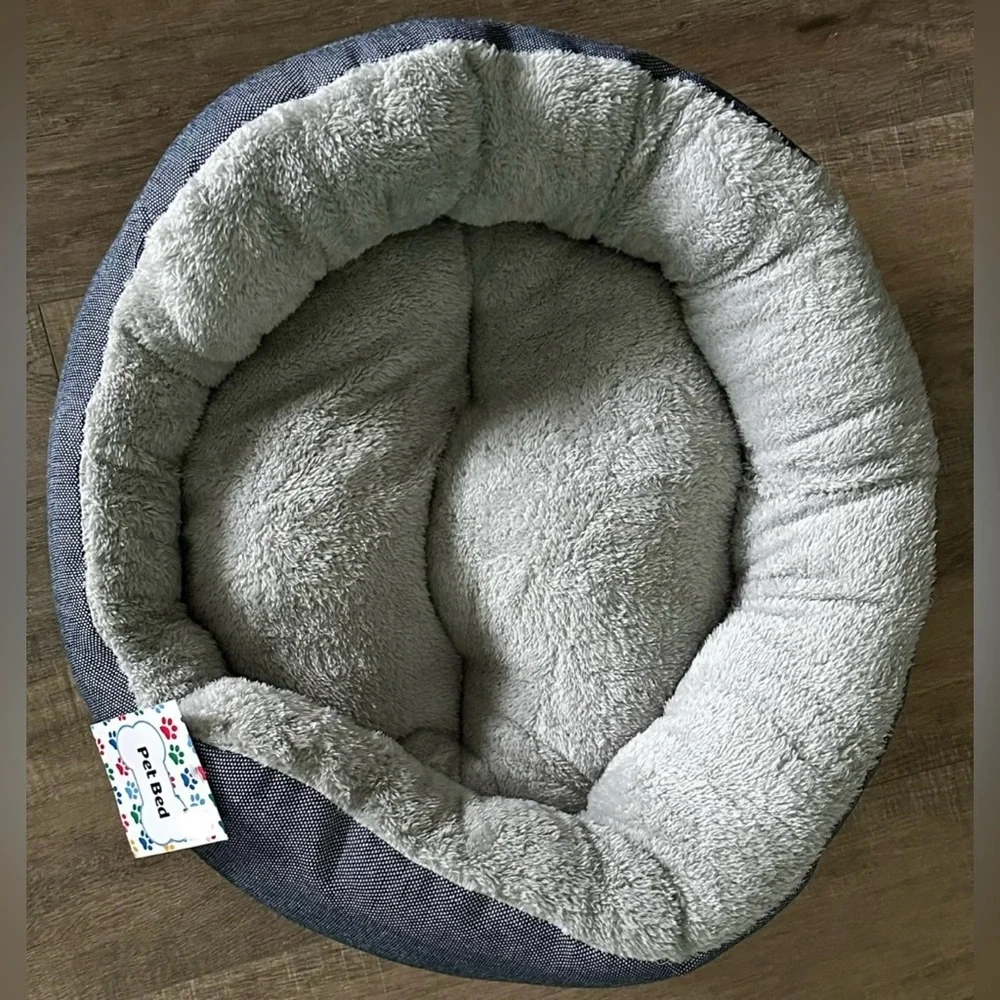 Plush & Comfy Bed For Your Fur Baby!!
